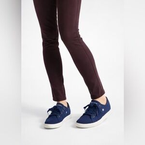 Tommy Bahama Lorena Navy Blue Floral Embroidered Sneakers Size 7.5 Memory Foam